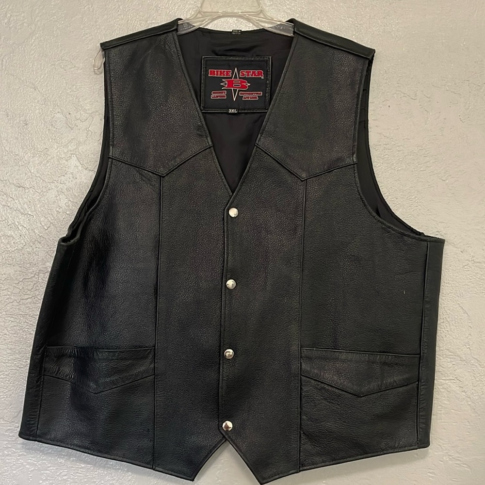 Bike Star Men’s Leather Moto Vest Black EUC Sz 3XL Lined Snaps Sleeveless Biker